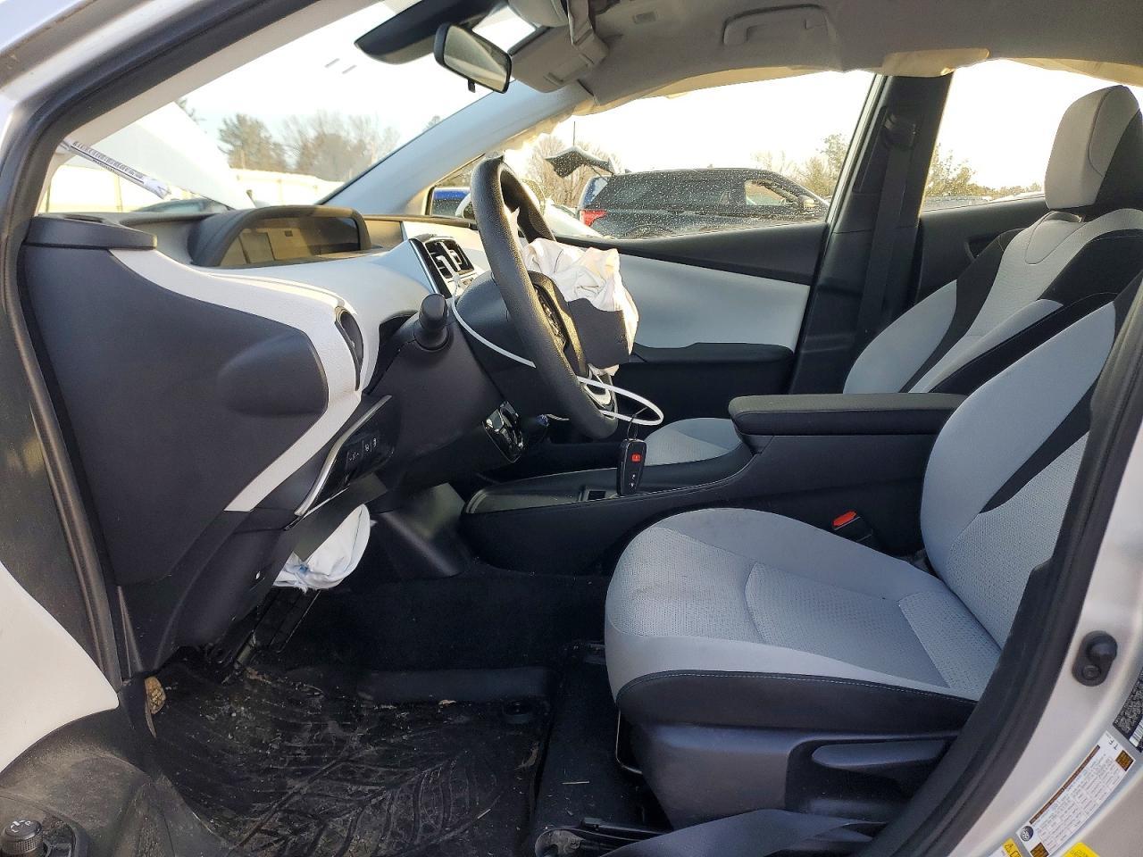 2019 TOYOTA PRIUS