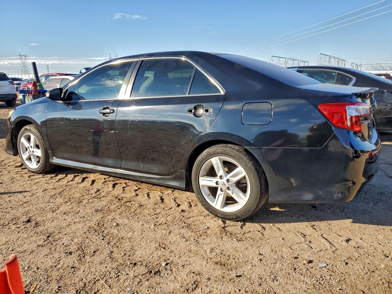 2014 TOYOTA CAMRY