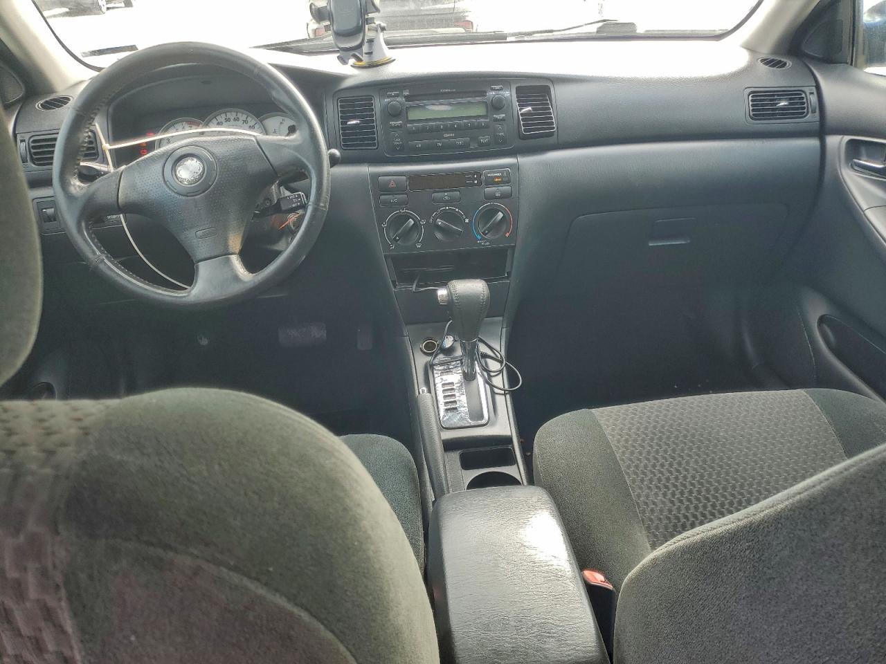 2004 TOYOTA Sequoia