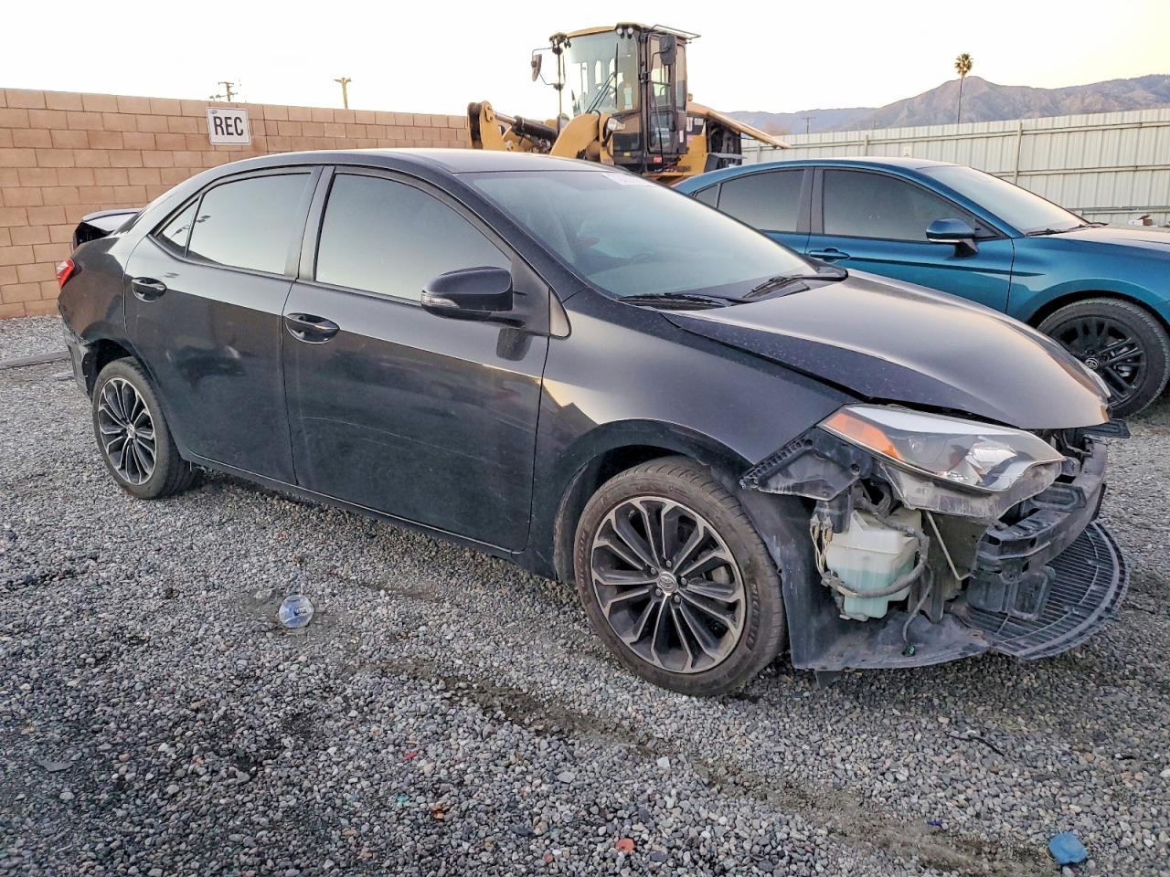 2015 TOYOTA COROLLA