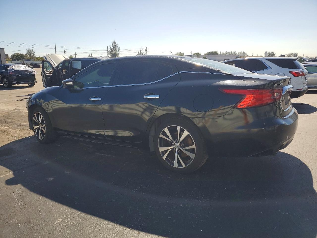 2017 NISSAN Maxima