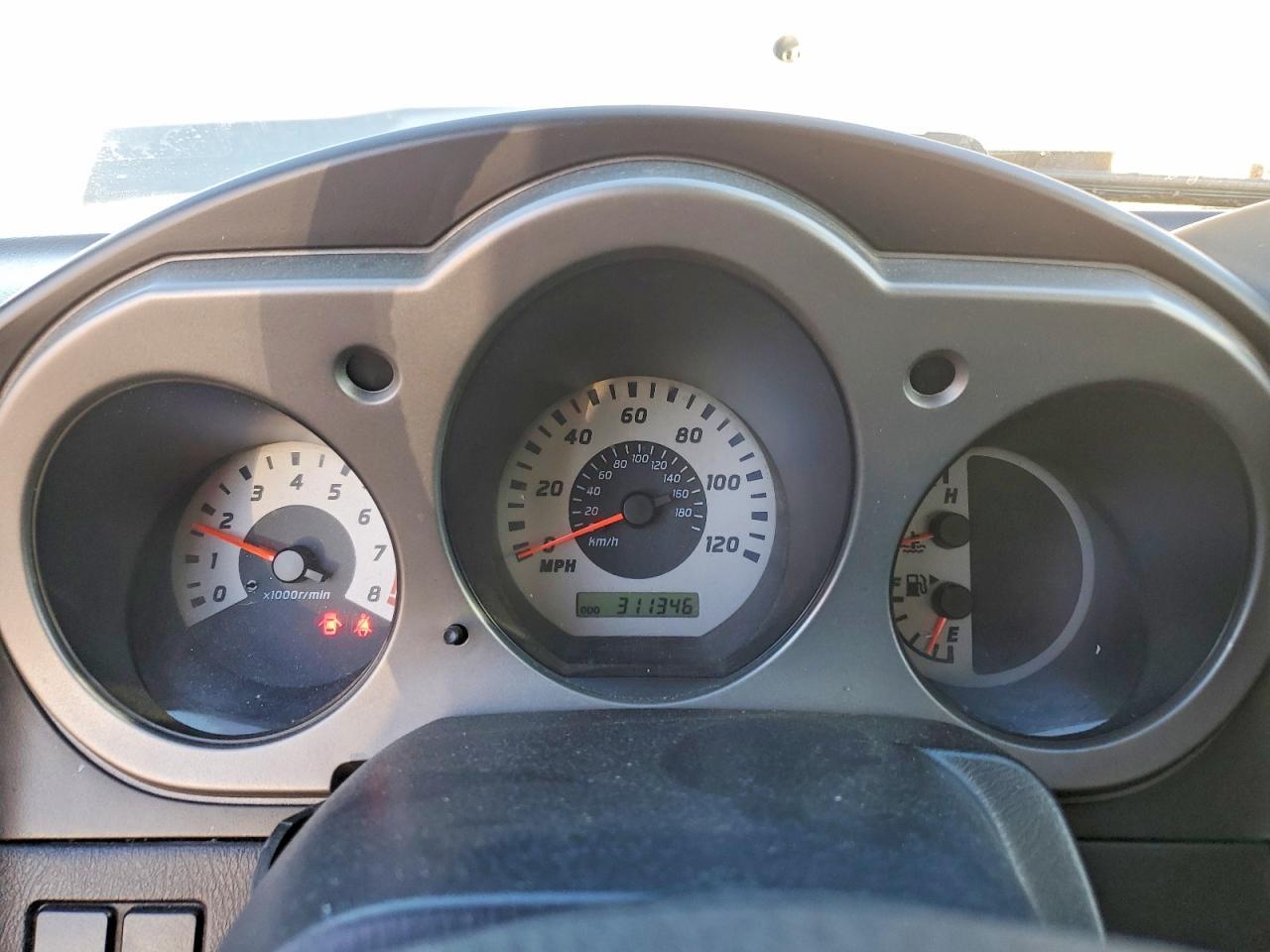 2004 NISSAN Frontier