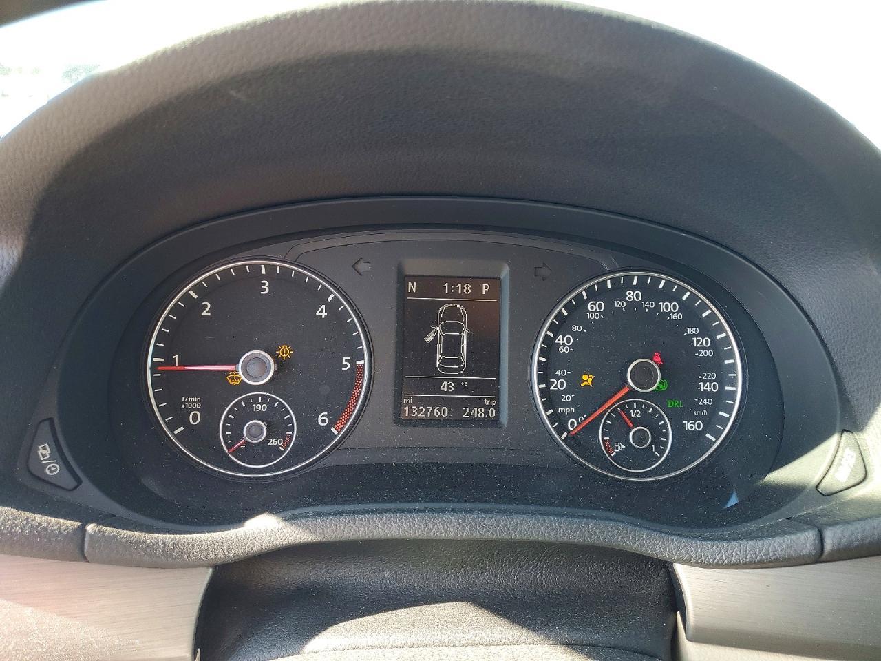 2014 VOLKSWAGEN Passat