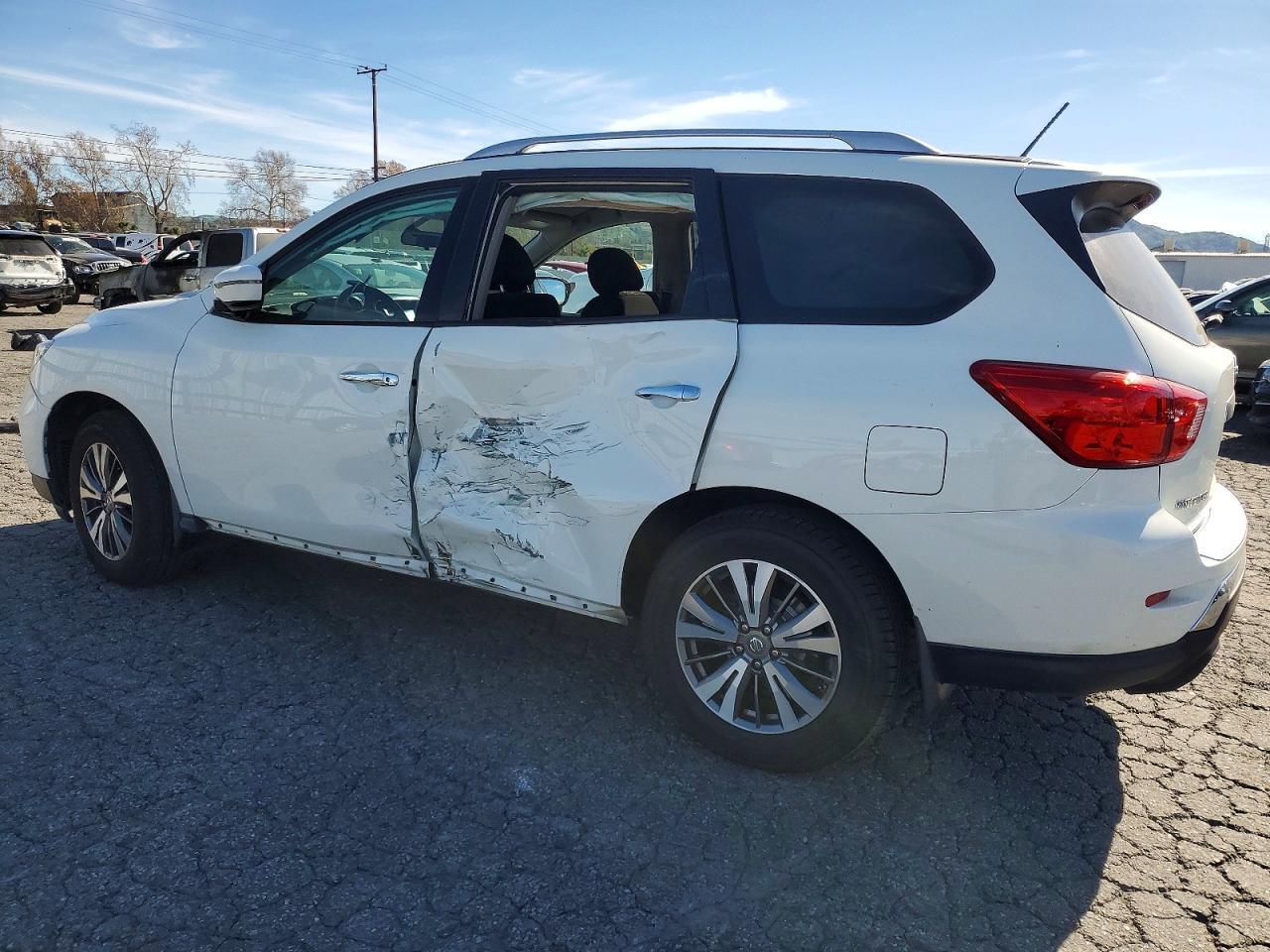 2017 NISSAN PATHFINDER