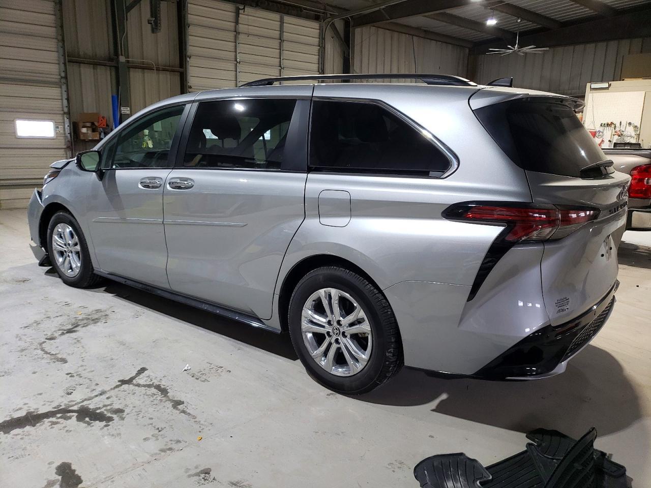 2022 TOYOTA SIENNA