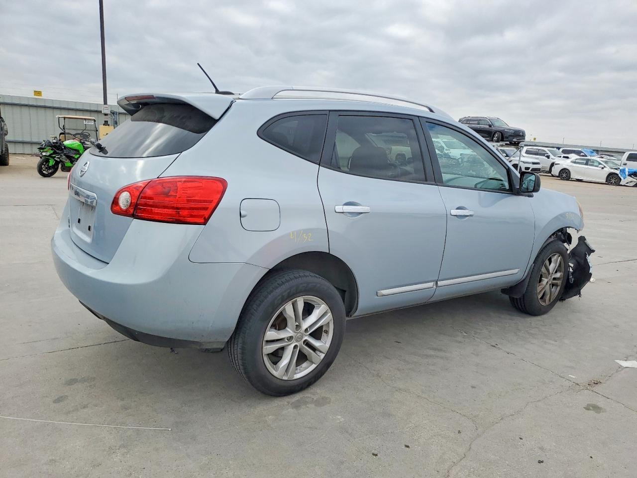 2015 NISSAN ROGUE