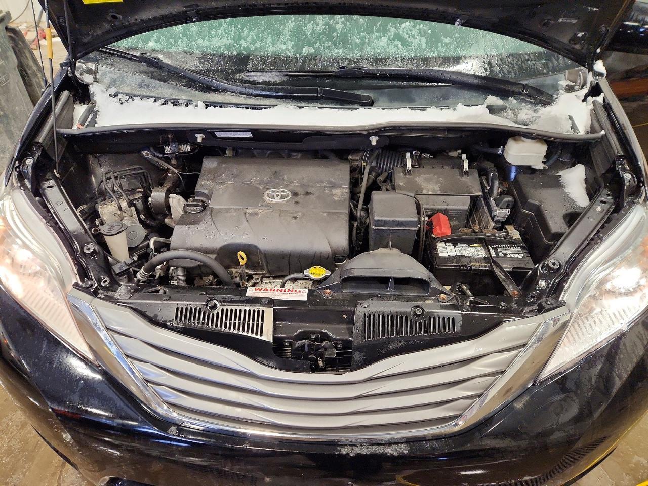 2014 TOYOTA SIENNA