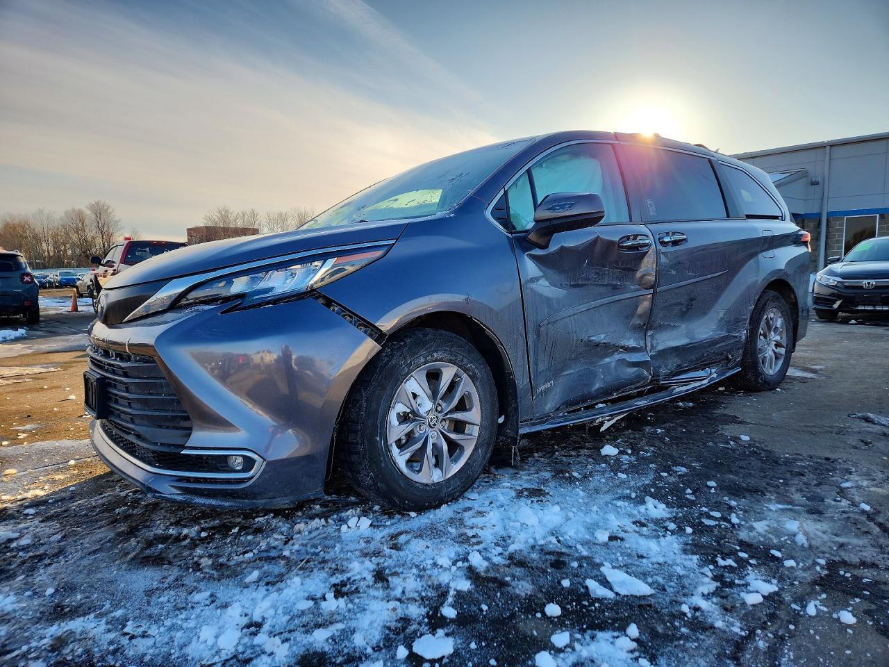 2021 TOYOTA SIENNA