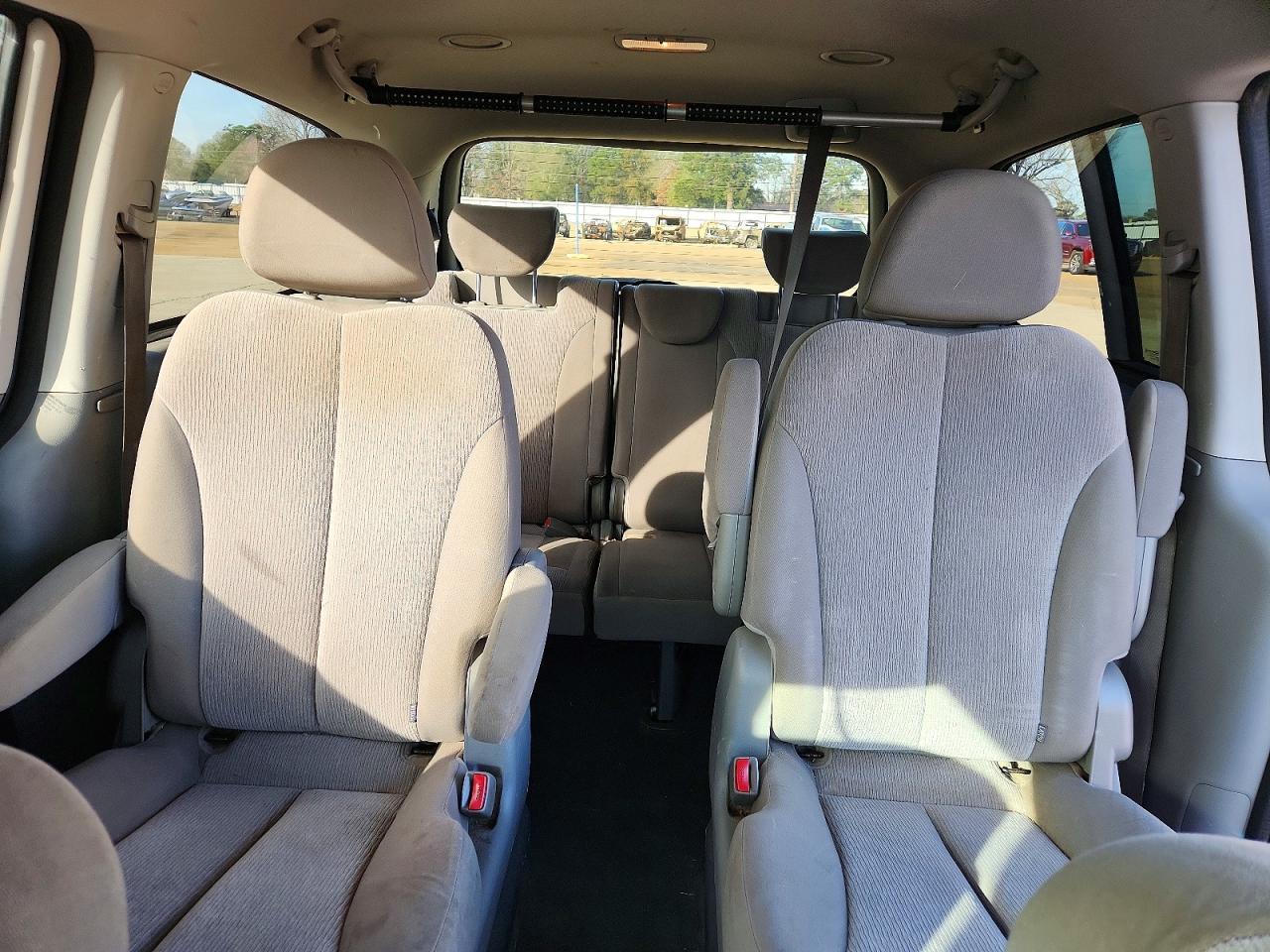 2012 KIA SEDONA