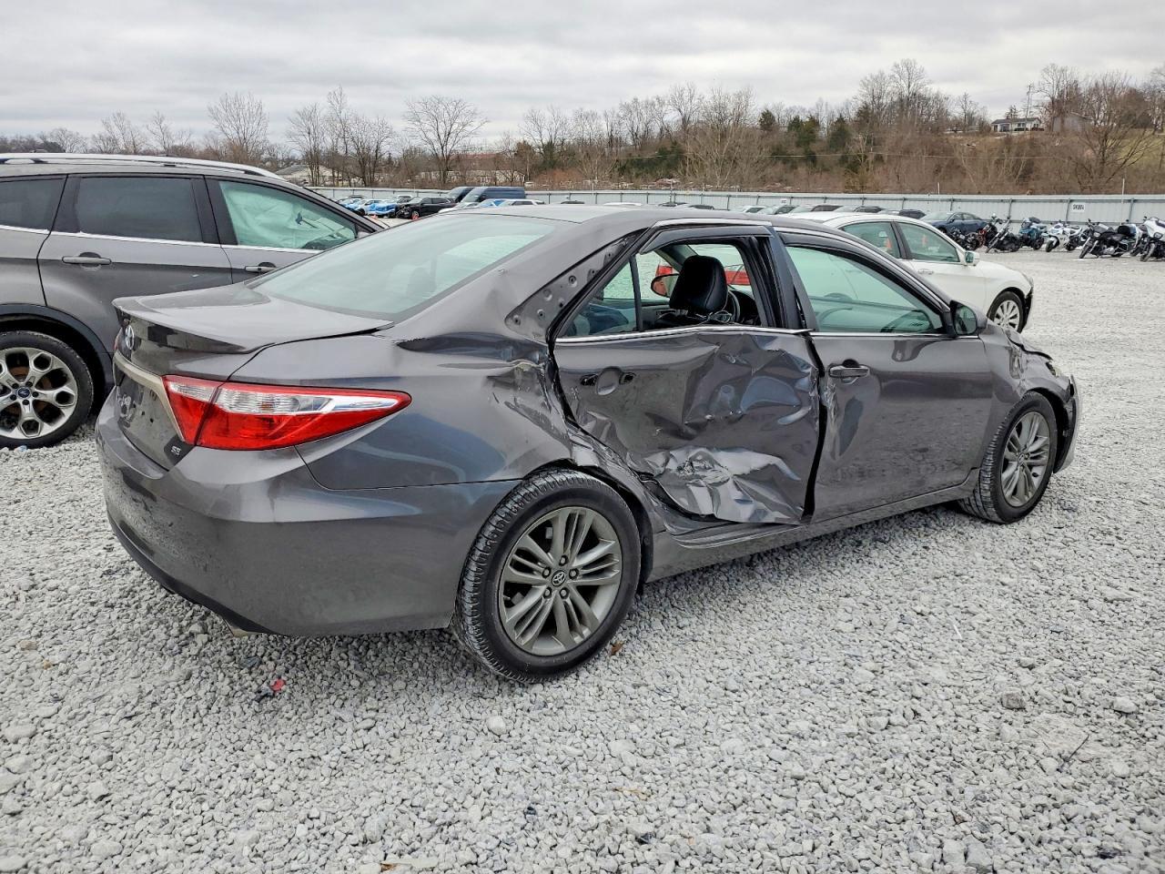 2016 TOYOTA CAMRY
