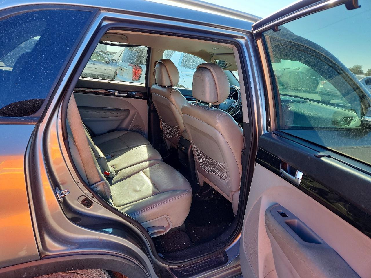 2014 KIA SORENTO