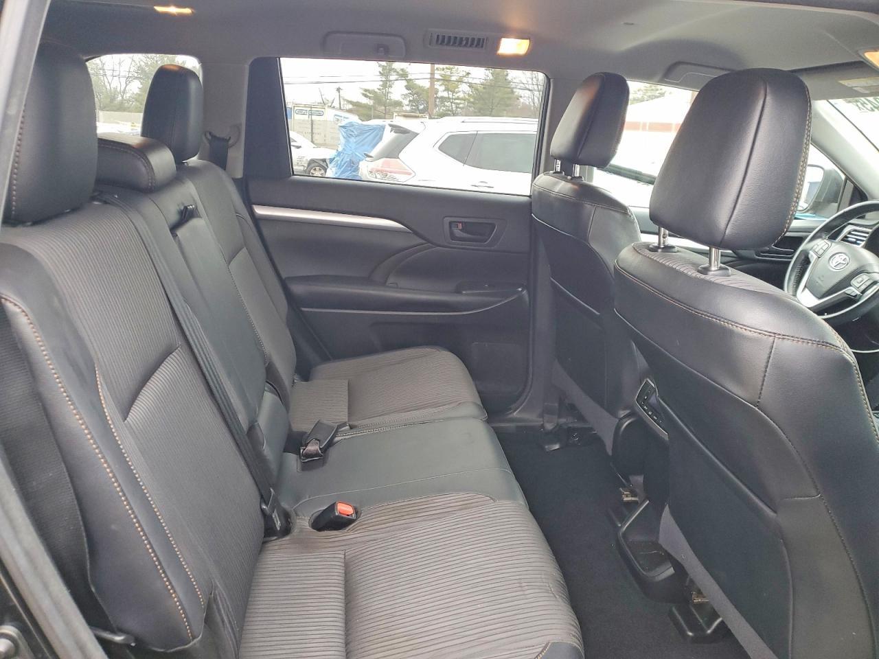 2017 TOYOTA HIGHLANDER