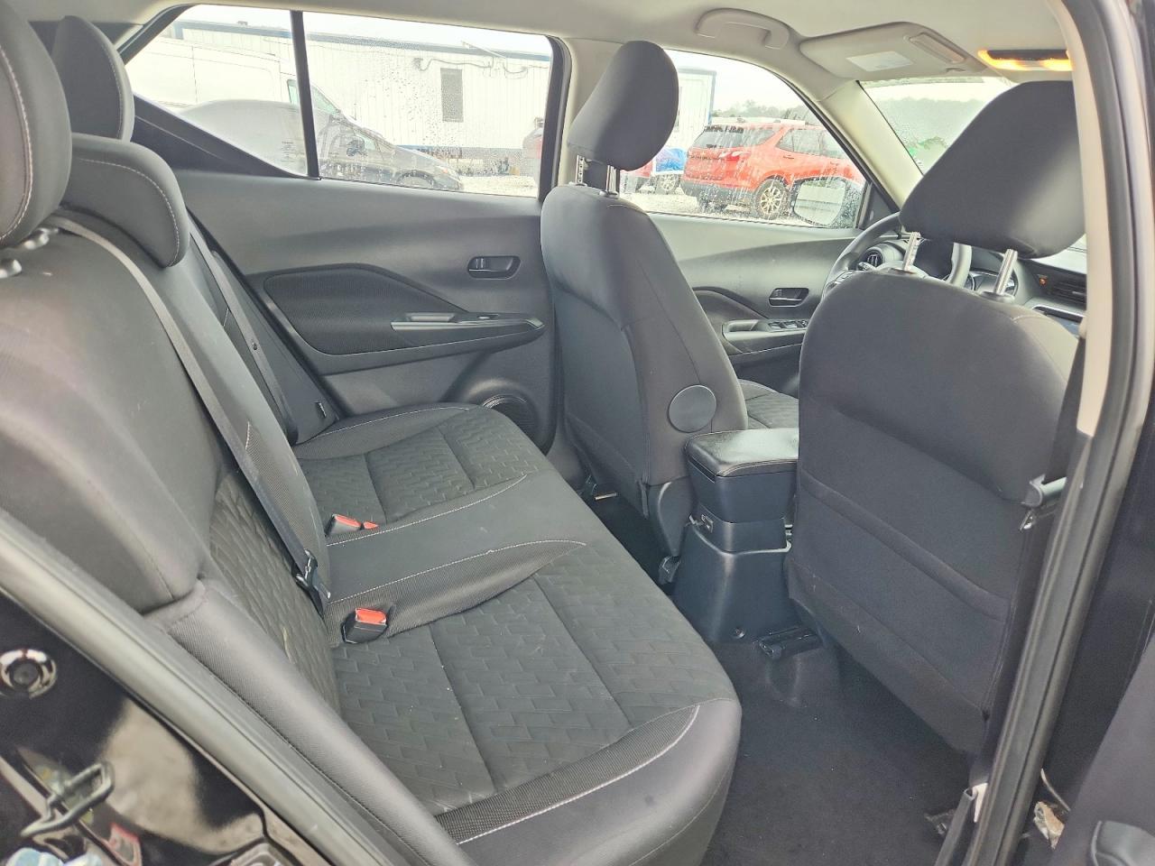 2021 NISSAN KICKS