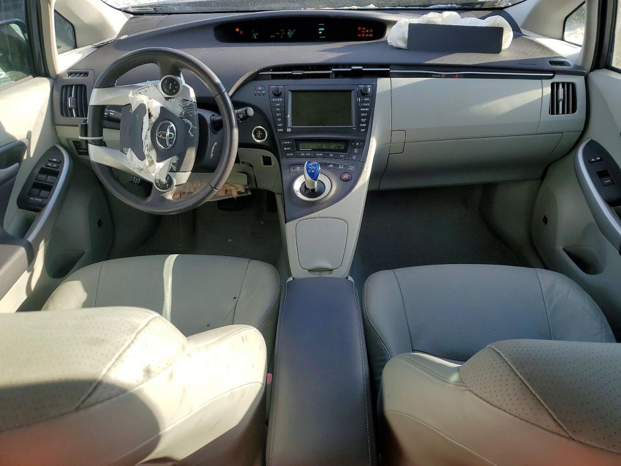2011 TOYOTA PRIUS