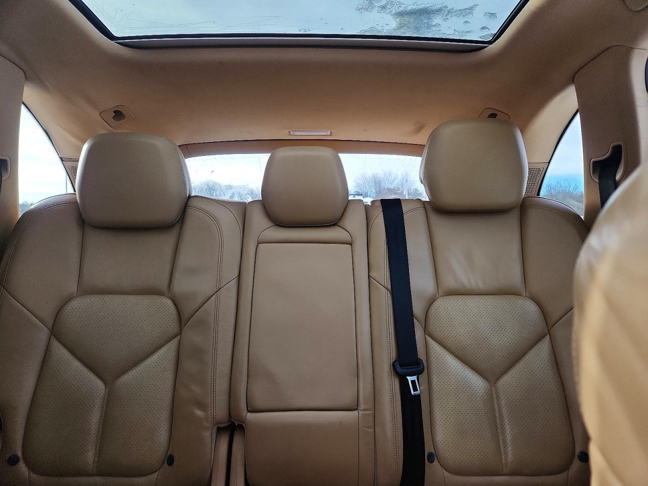 2012 PORSCHE CAYENNE