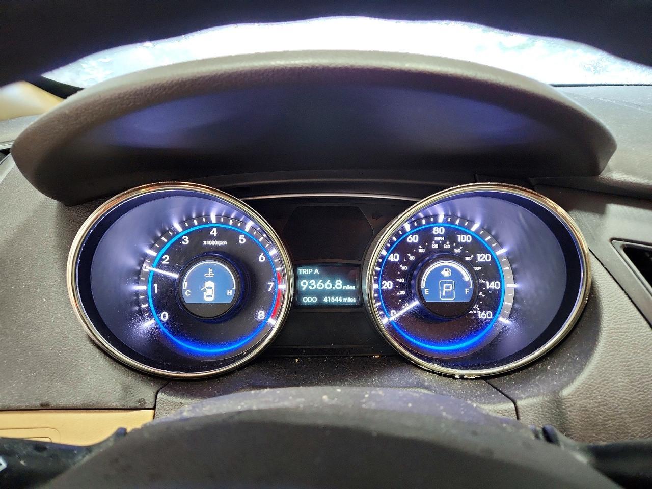 2011 HYUNDAI SONATA