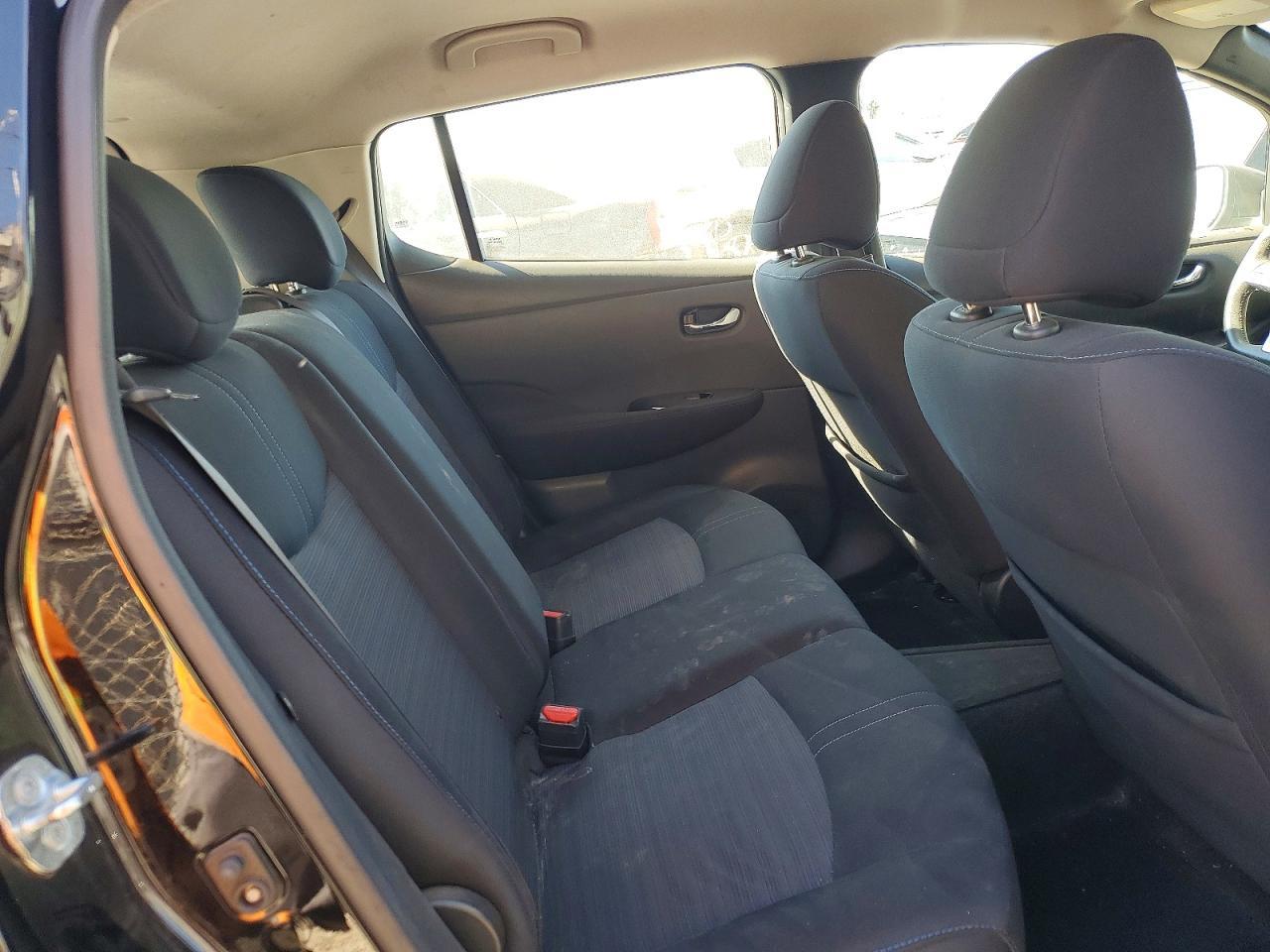 2018 NISSAN LEAF