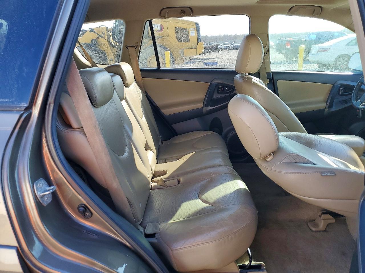 2011 TOYOTA RAV4