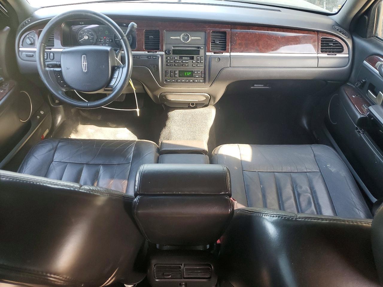2007 LINCOLN Town Car