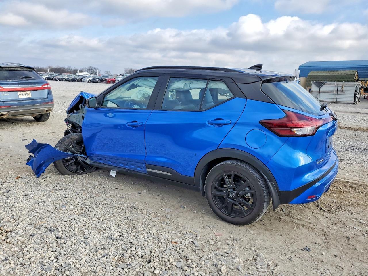 2023 NISSAN KICKS