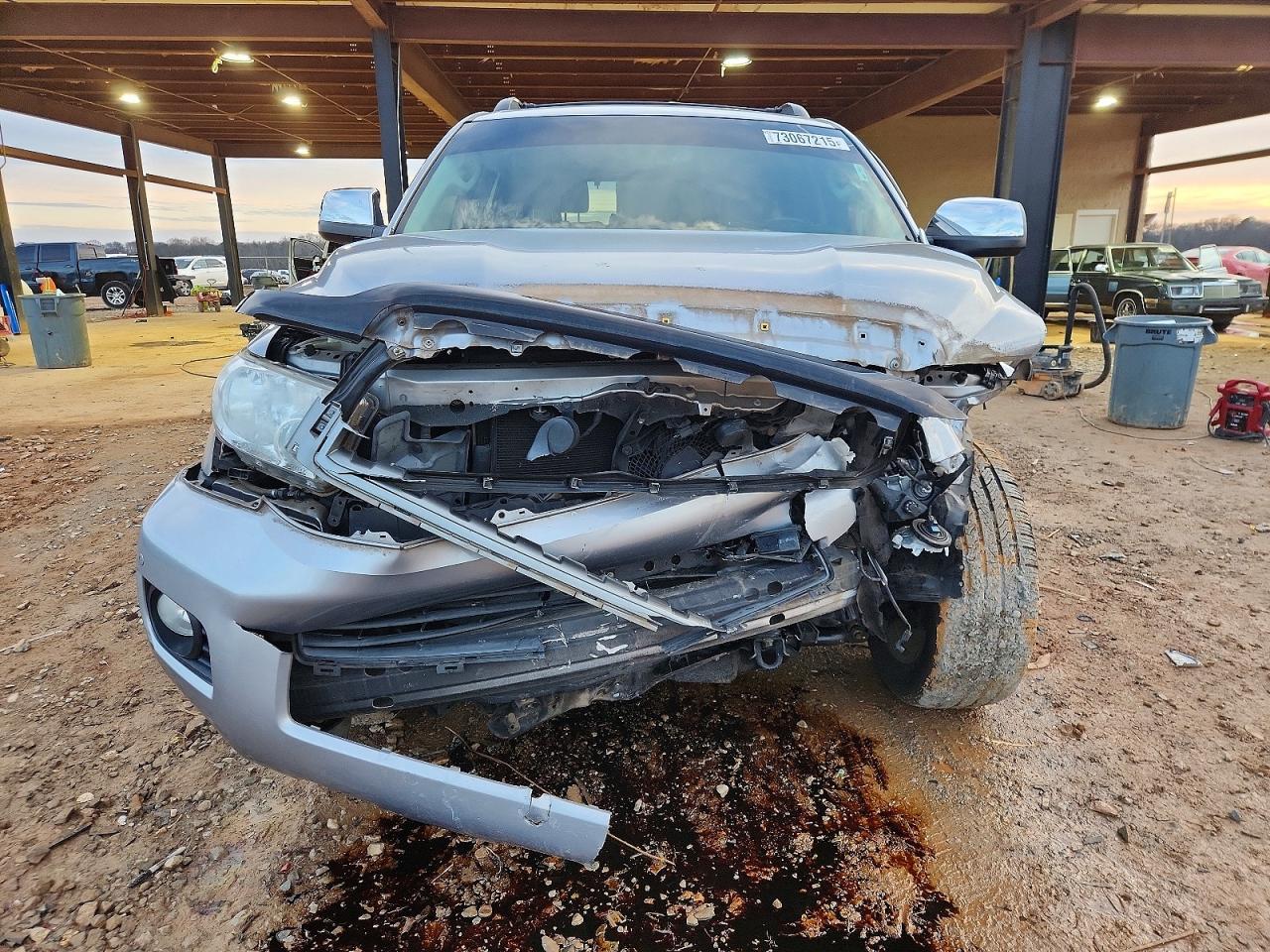 2015 TOYOTA Sequoia