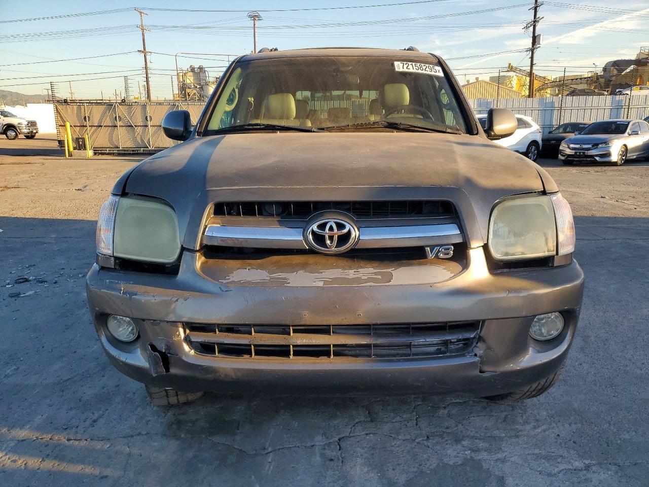 2005 TOYOTA Sequoia