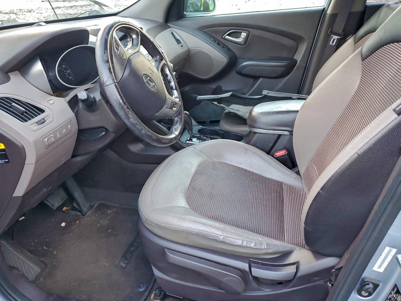 2012 HYUNDAI TUCSON