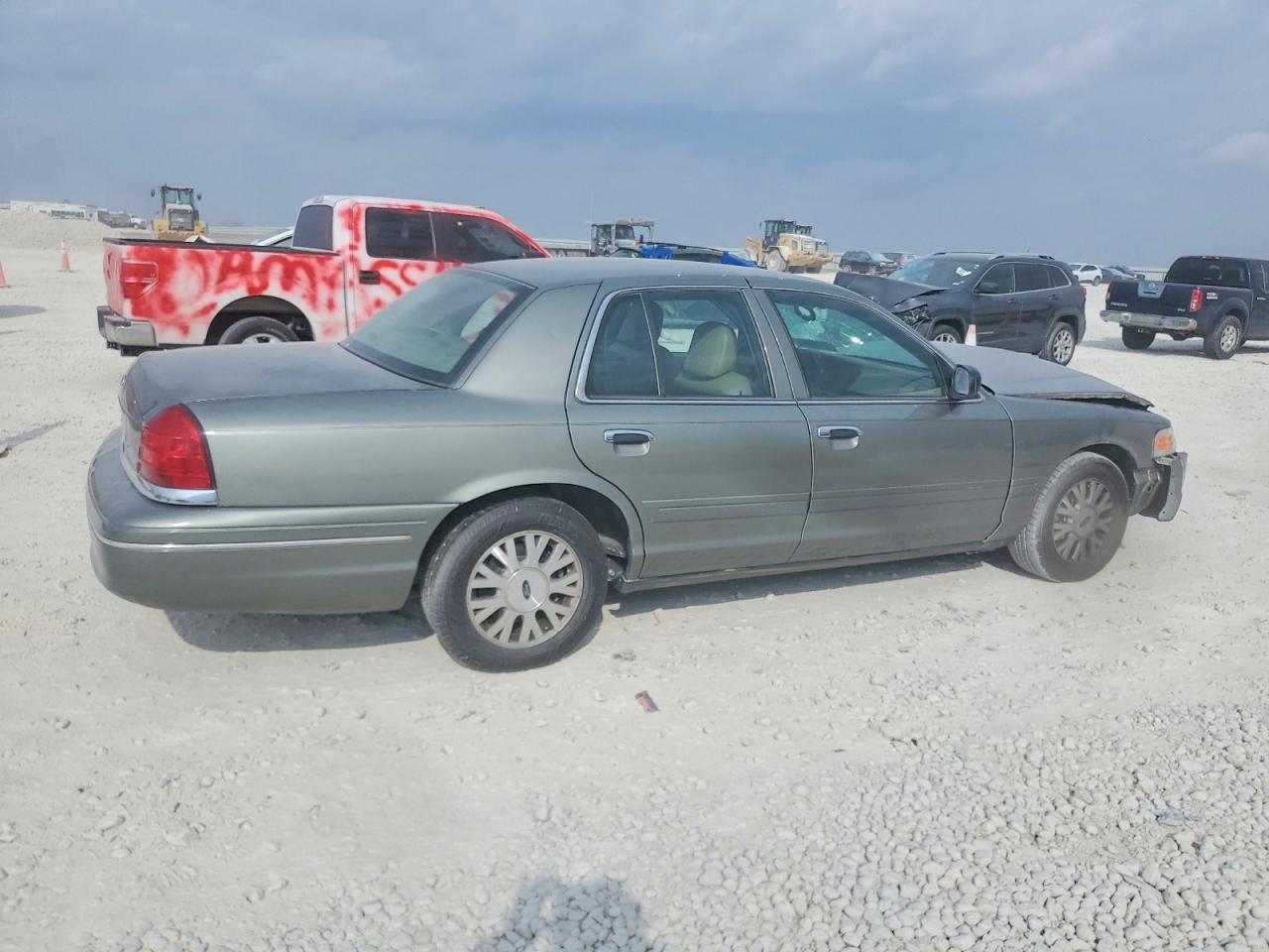 2004 FORD Crown Victoria