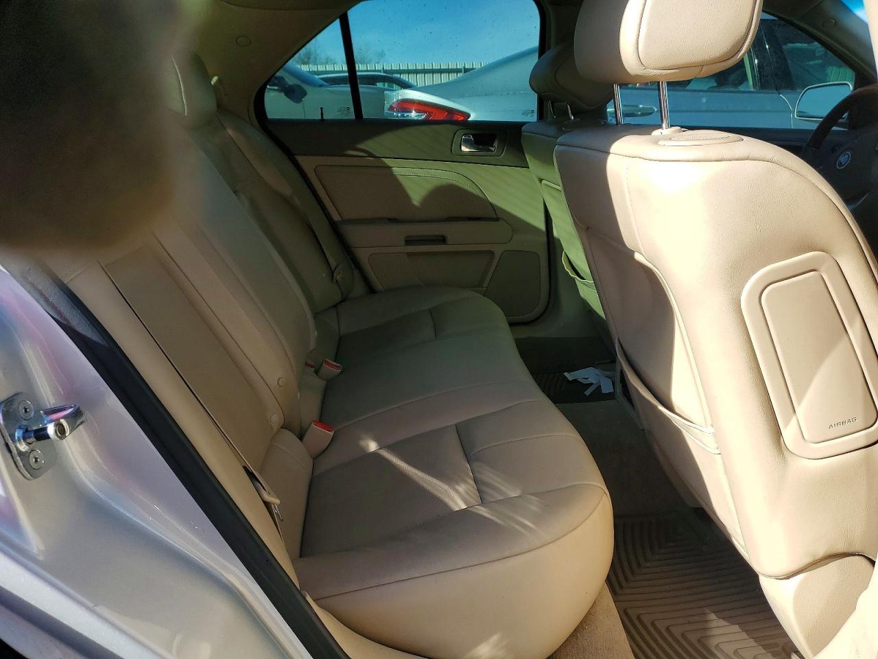2009 CADILLAC STS