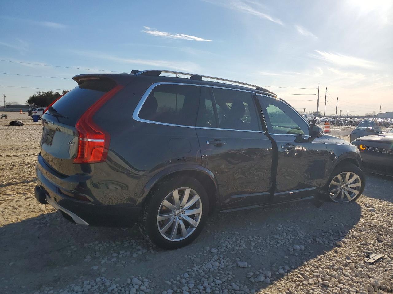 2016 VOLVO XC90