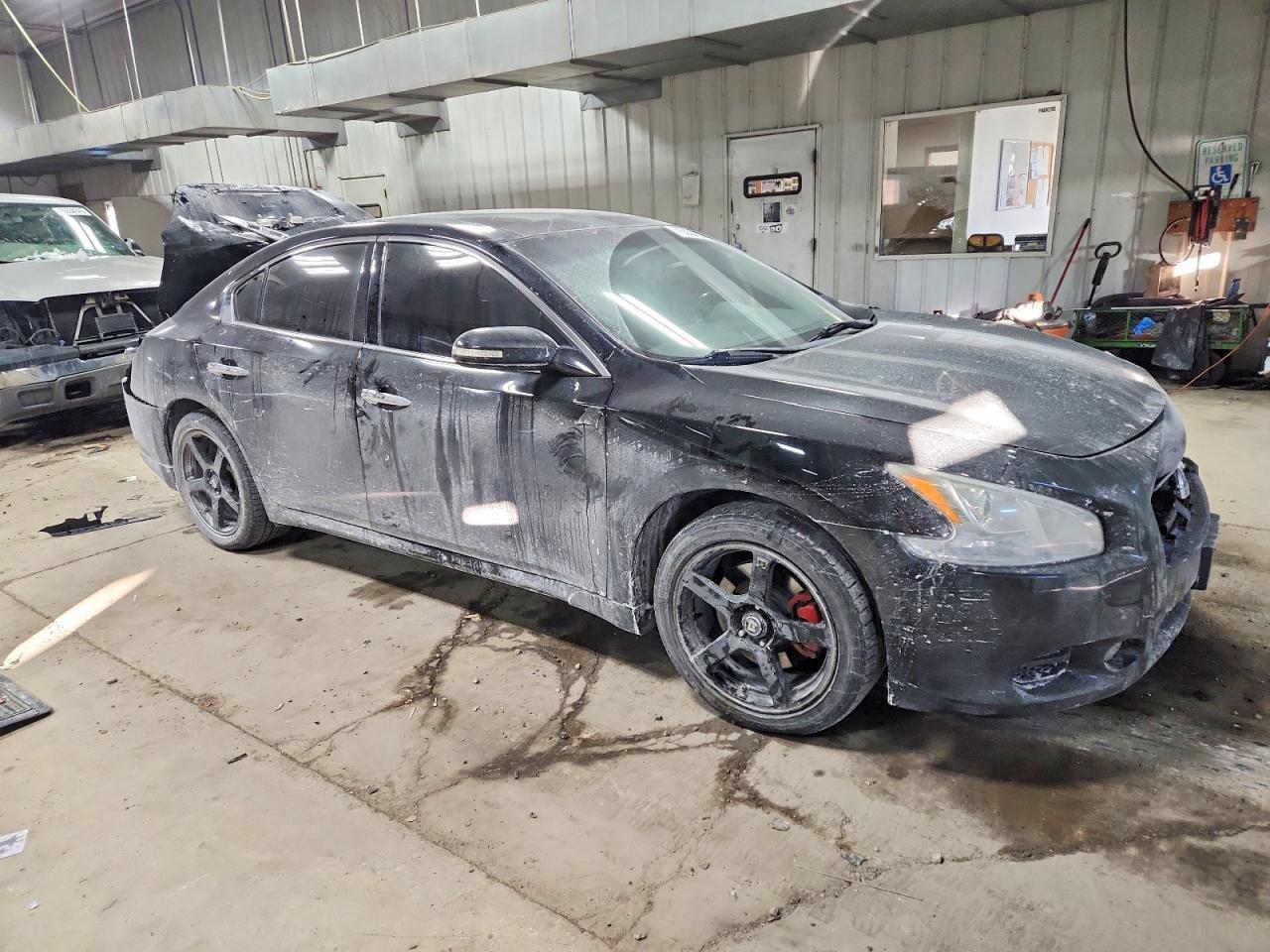 2014 NISSAN Maxima