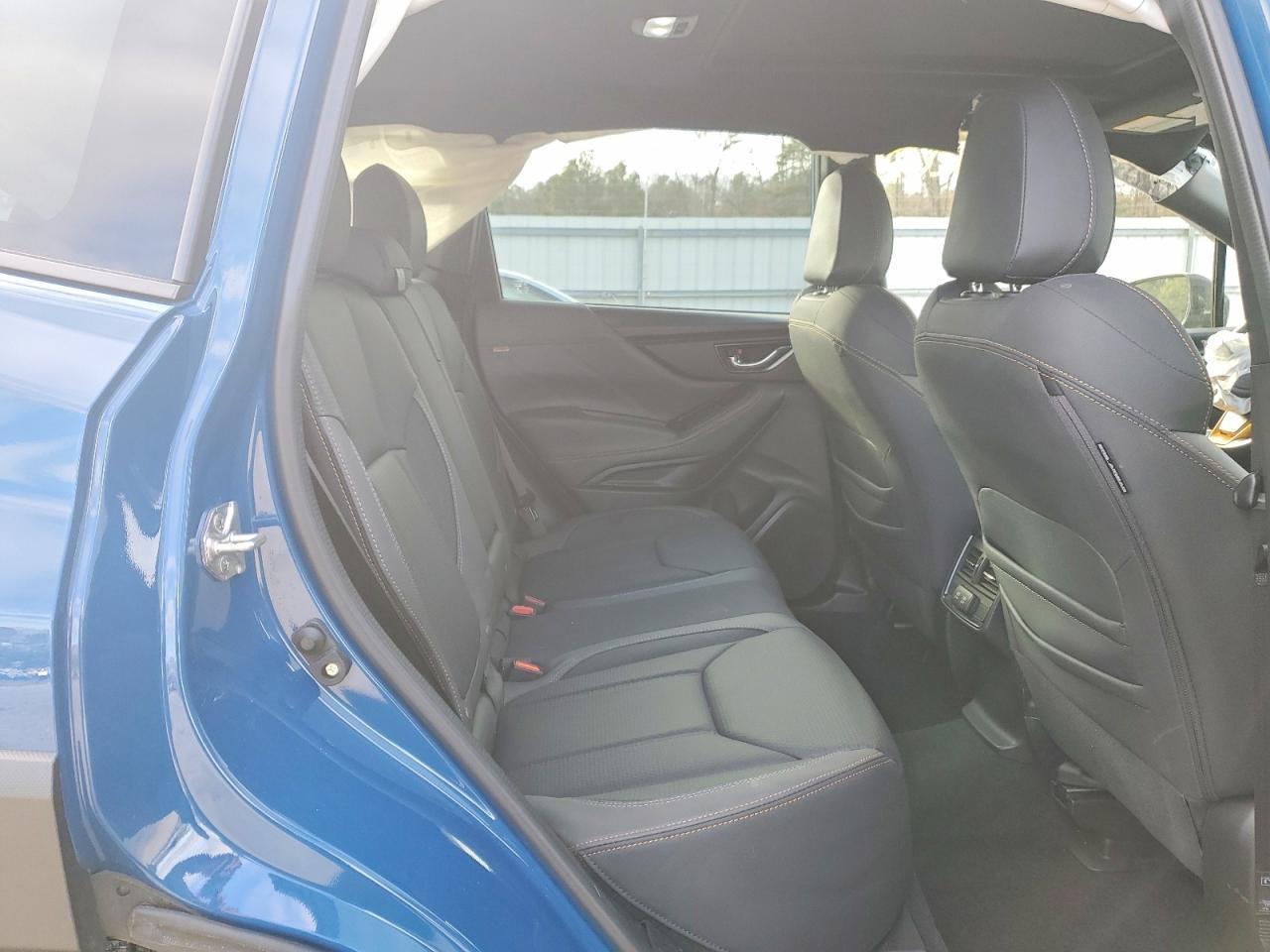 2022 SUBARU FORESTER
