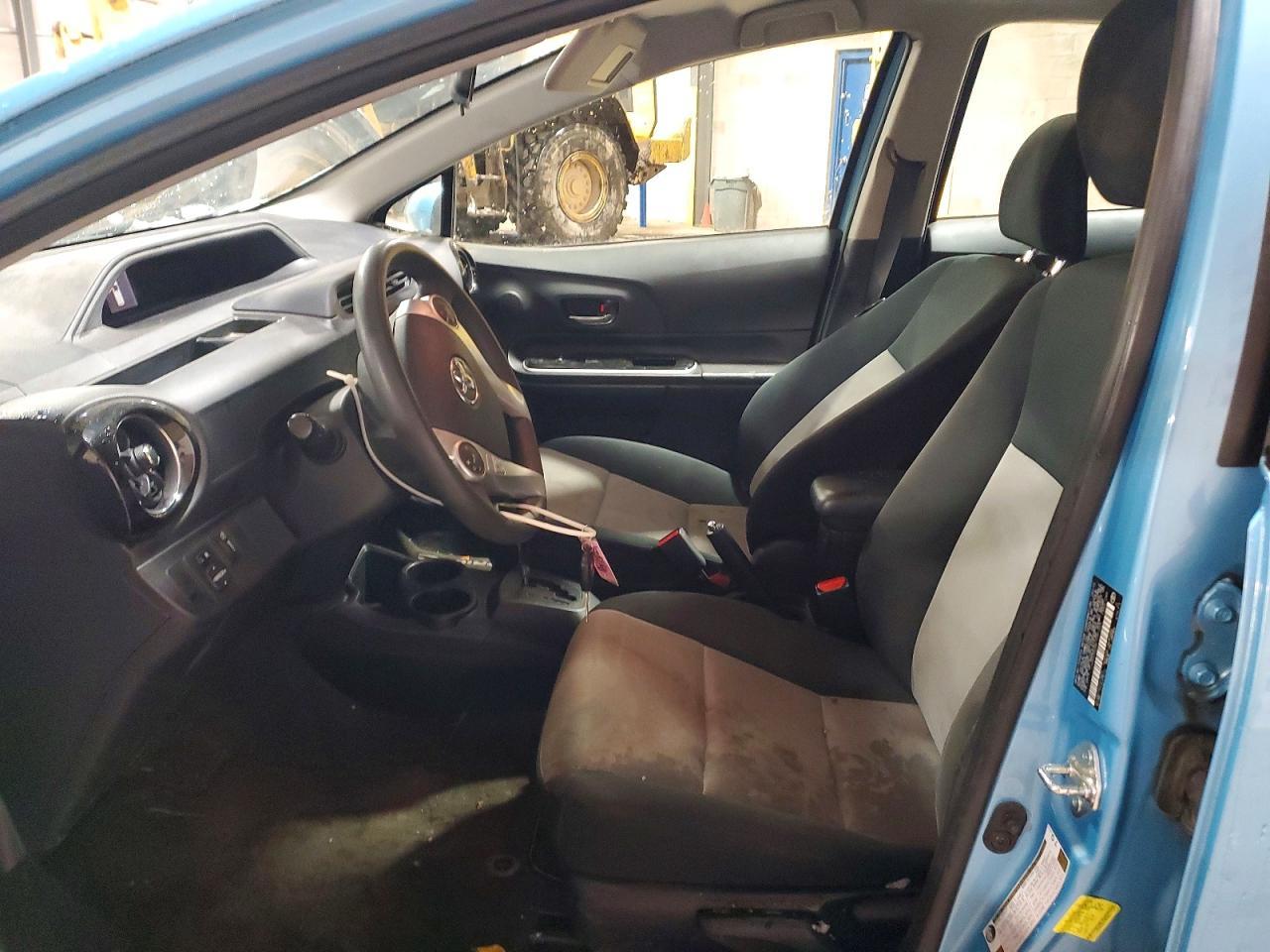 2015 TOYOTA Prius c