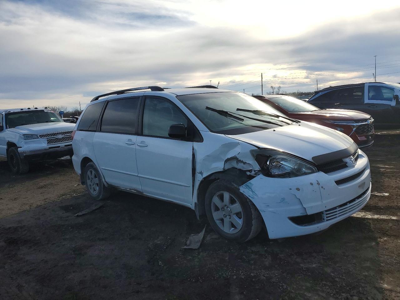2004 TOYOTA SIENNA