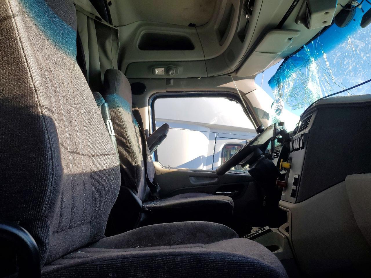 2018 PETERBILT 579