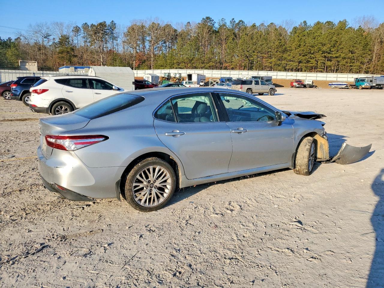 2018 TOYOTA CAMRY
