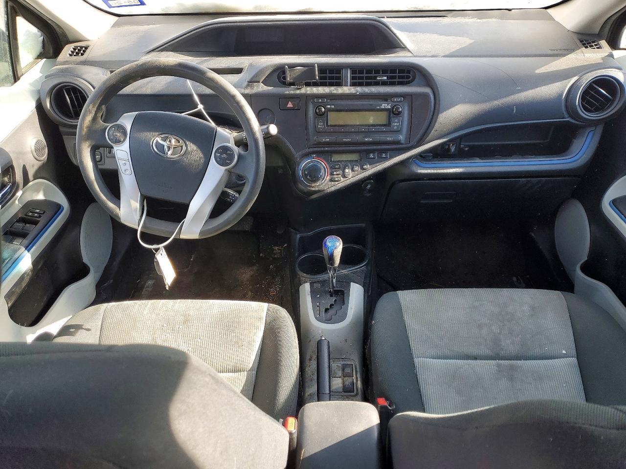 2013 TOYOTA Prius c
