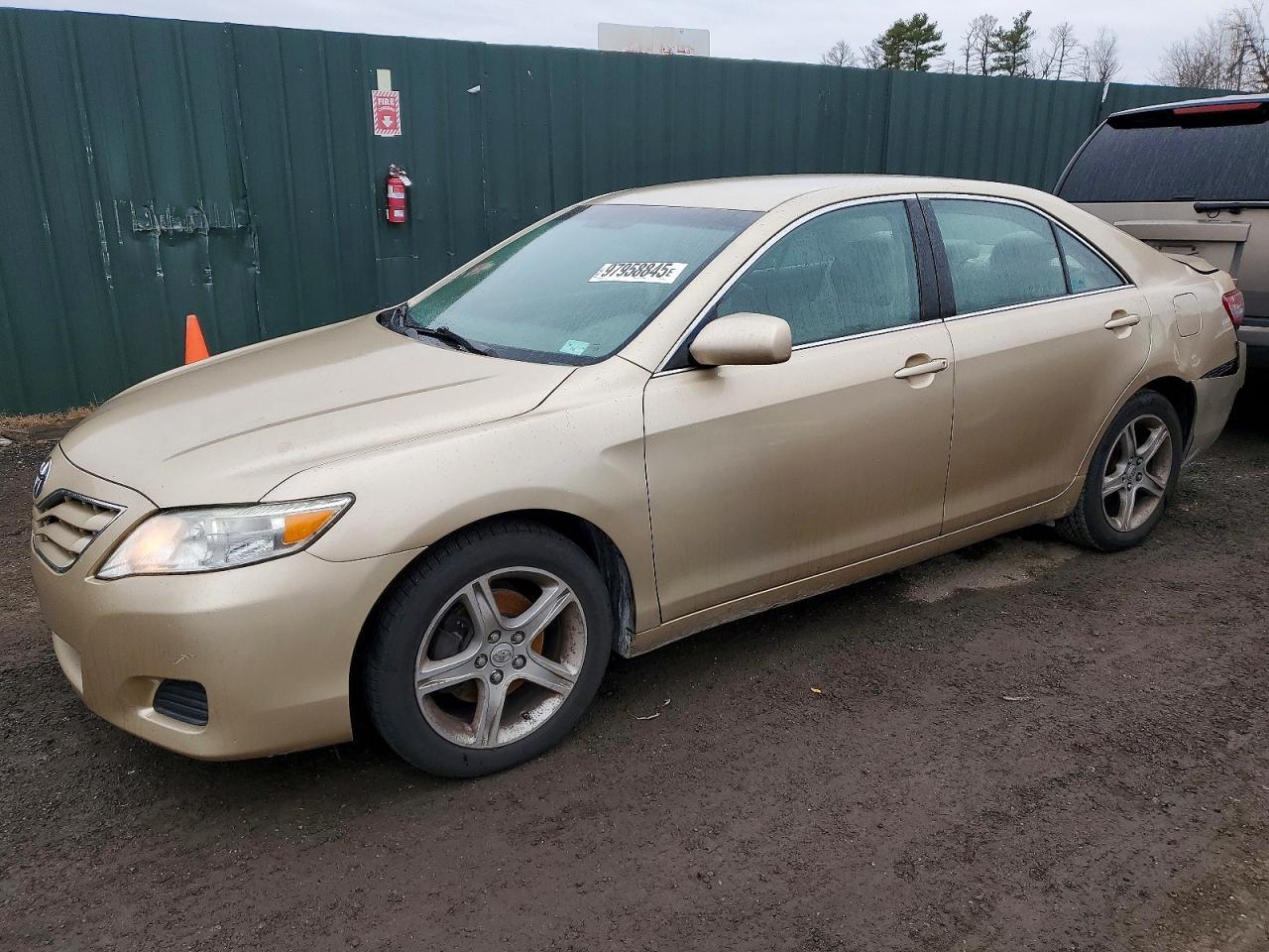 2011 TOYOTA CAMRY