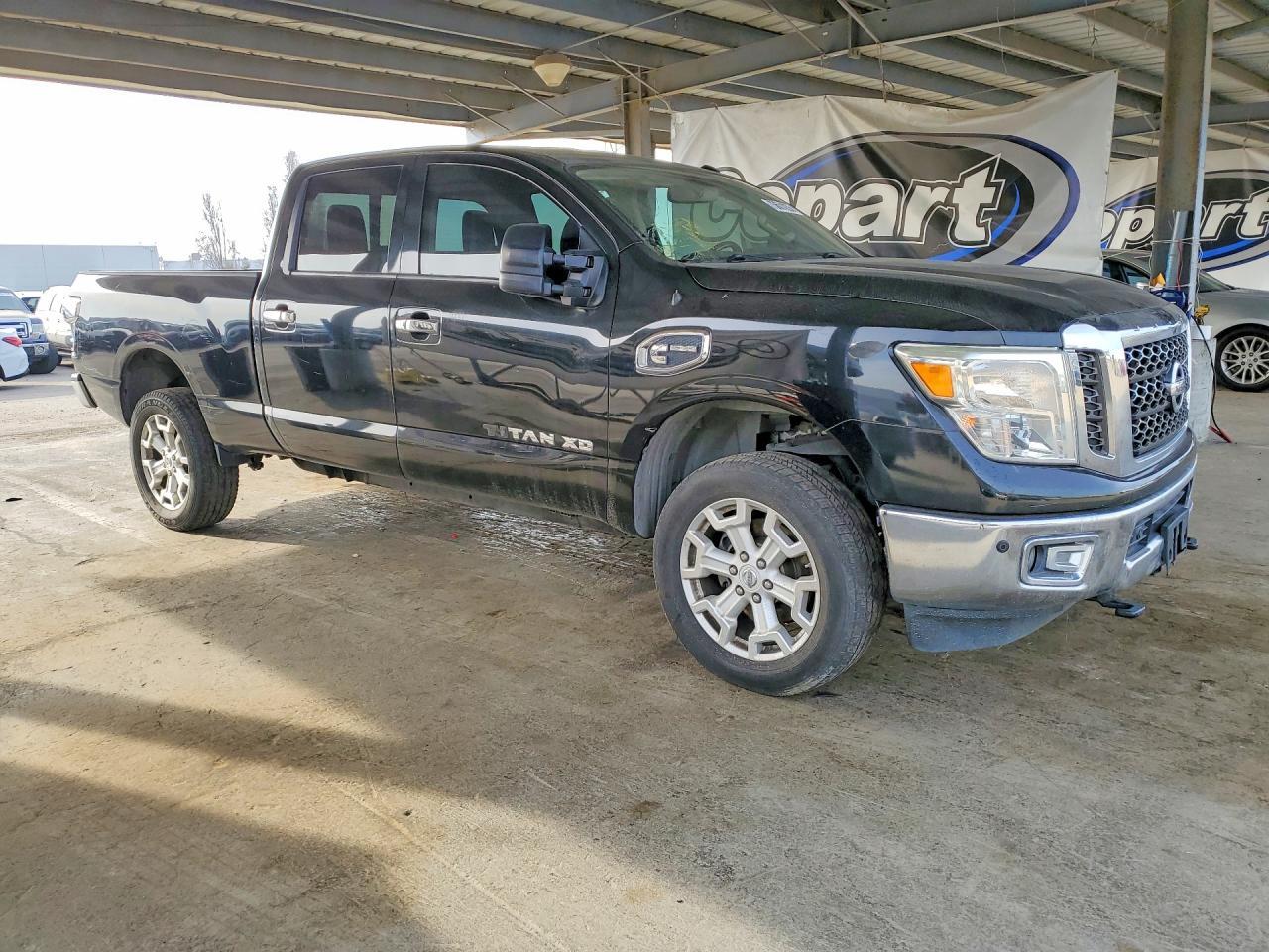 2016 NISSAN Titan