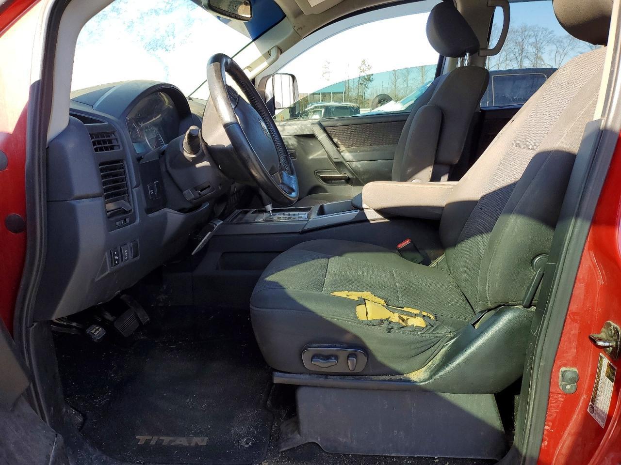 2012 NISSAN Titan