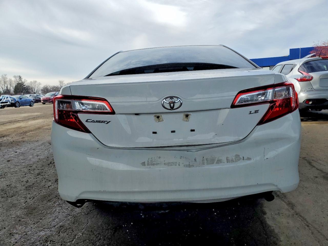 2014 TOYOTA CAMRY