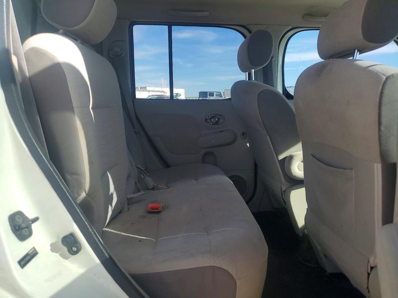 2010 NISSAN CUBE
