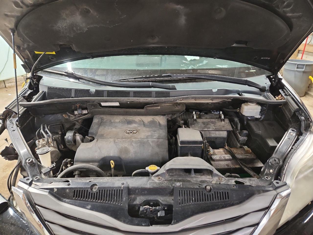 2013 TOYOTA SIENNA