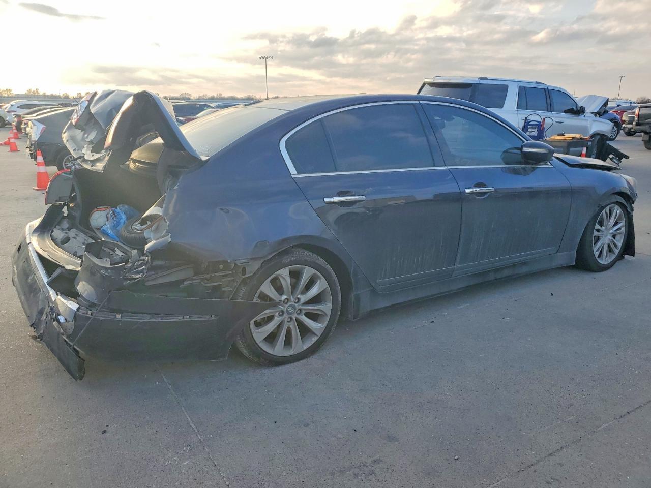 2012 HYUNDAI GENESIS