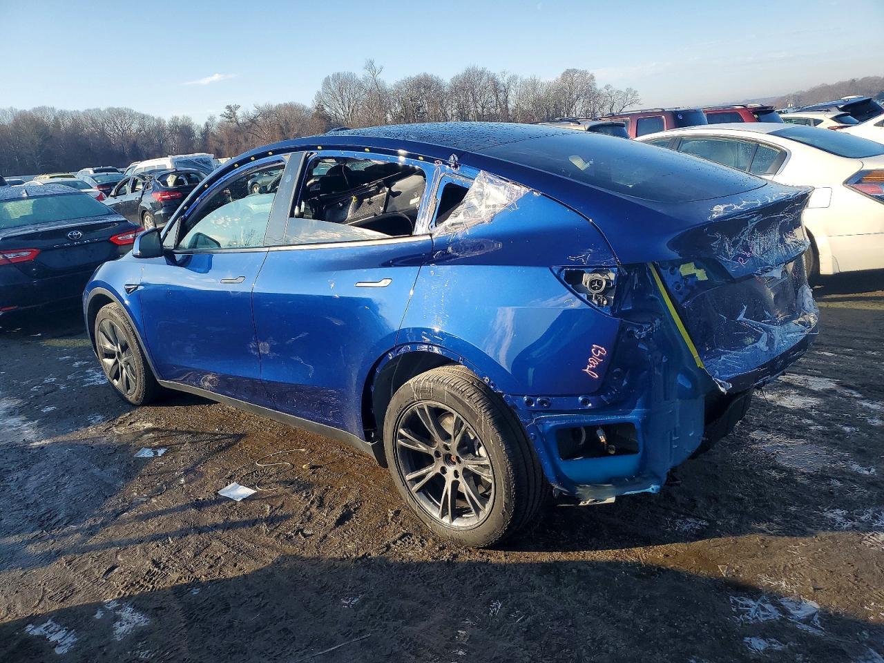 2024 TESLA MODEL Y