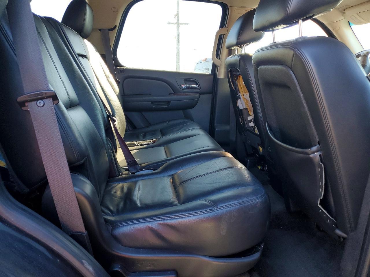 2011 CHEVROLET Tahoe