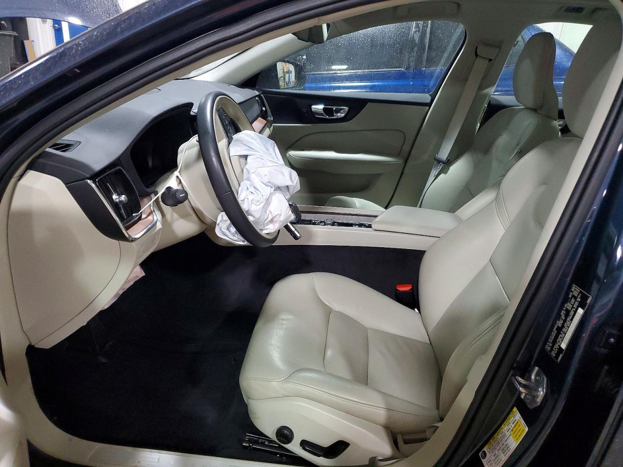 2022 VOLVO S60