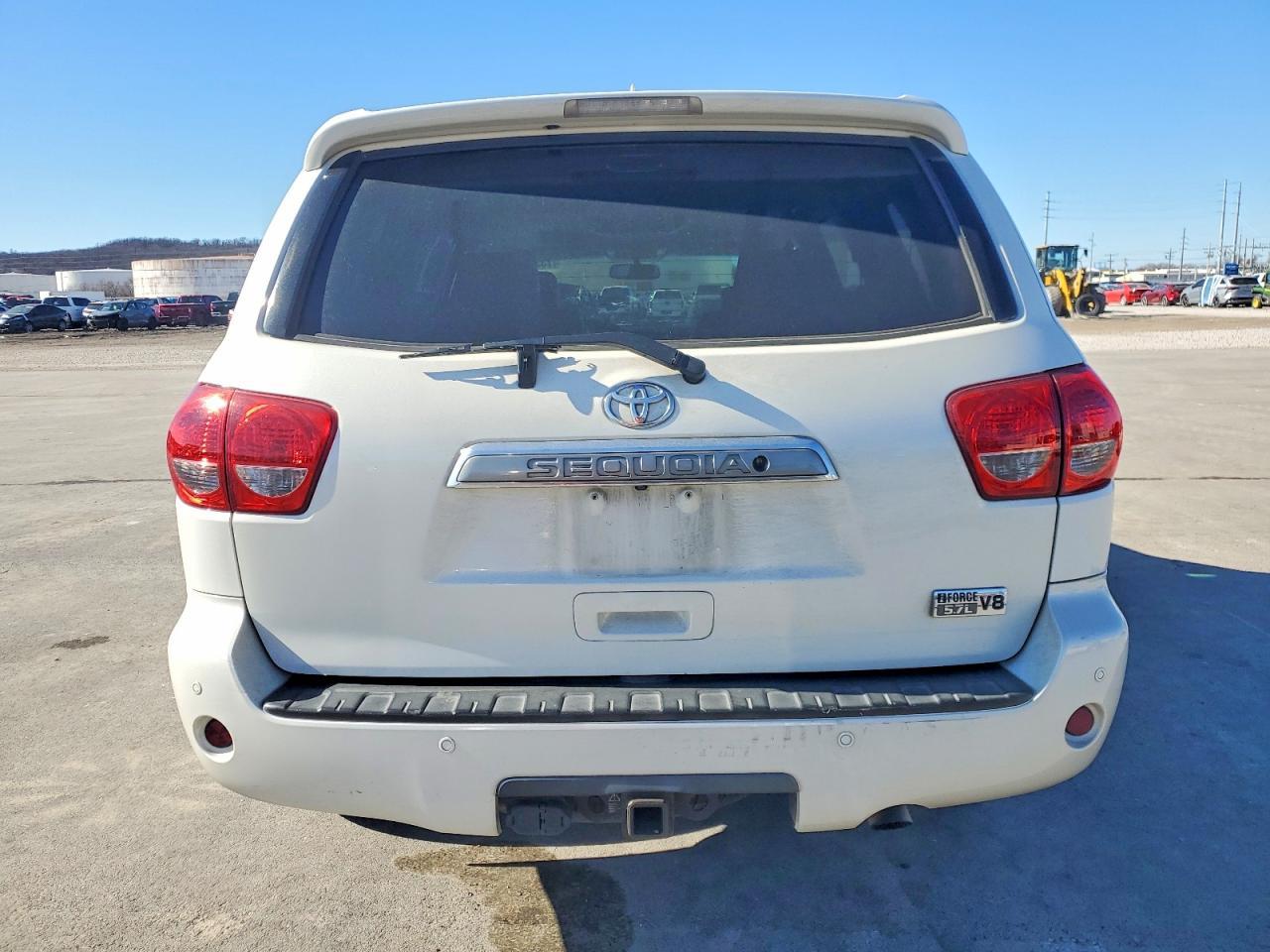 2011 TOYOTA Sequoia