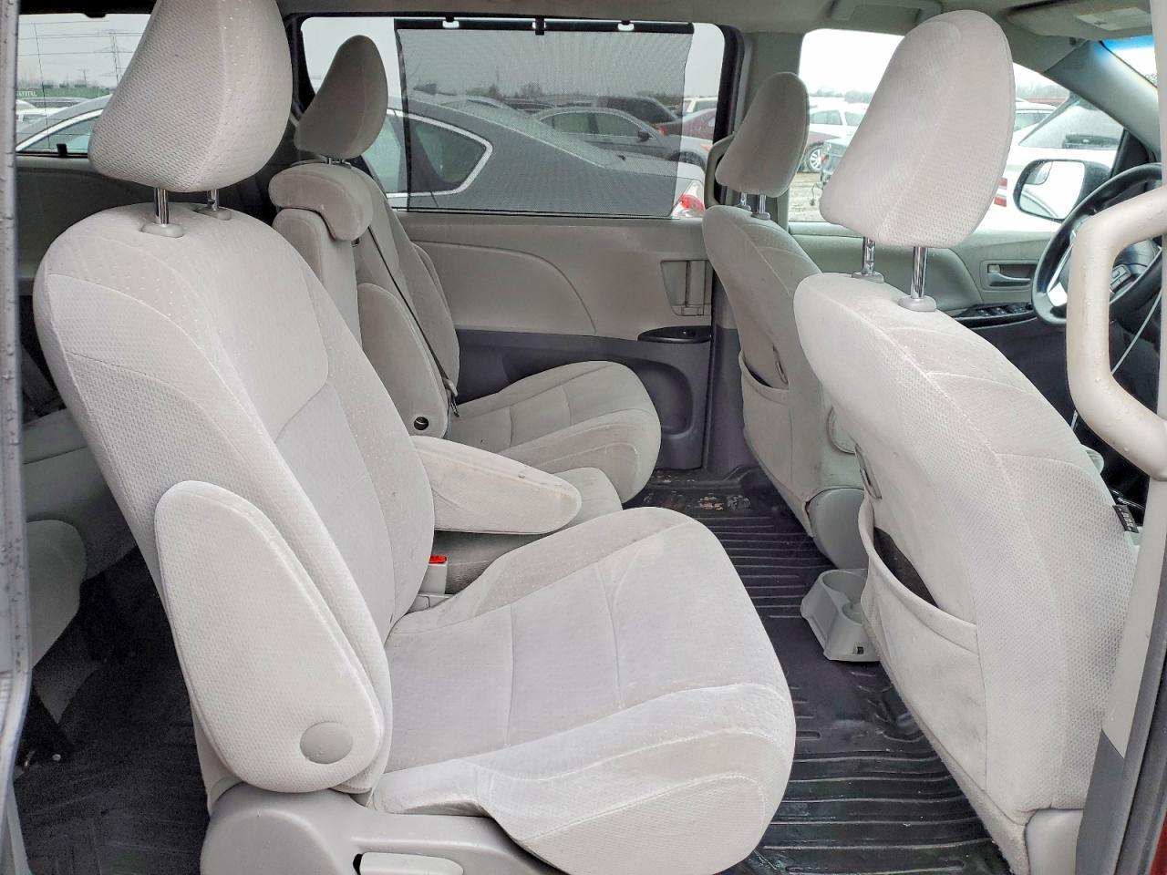 2015 TOYOTA SIENNA