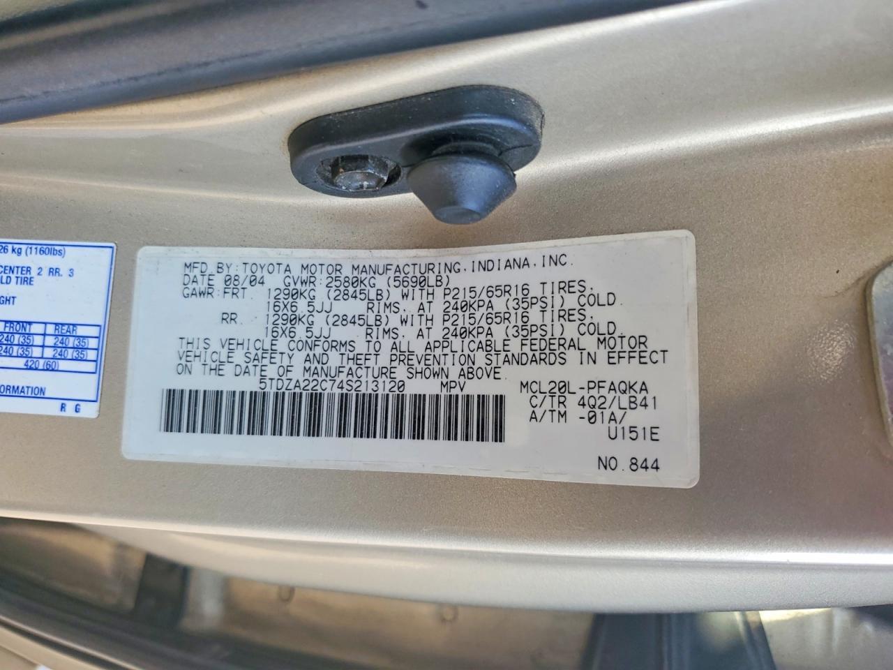 2004 TOYOTA SIENNA
